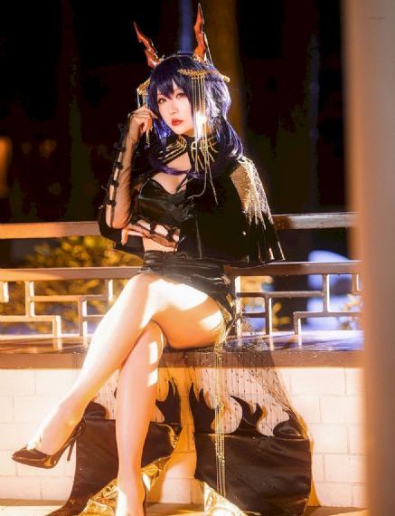三个男人添一个女人p的视频