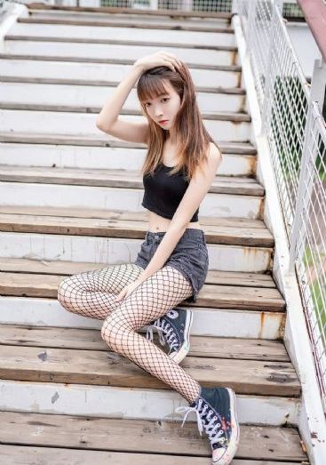 善良的女秘书的目的免费观看
