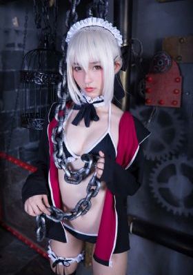黄8昂